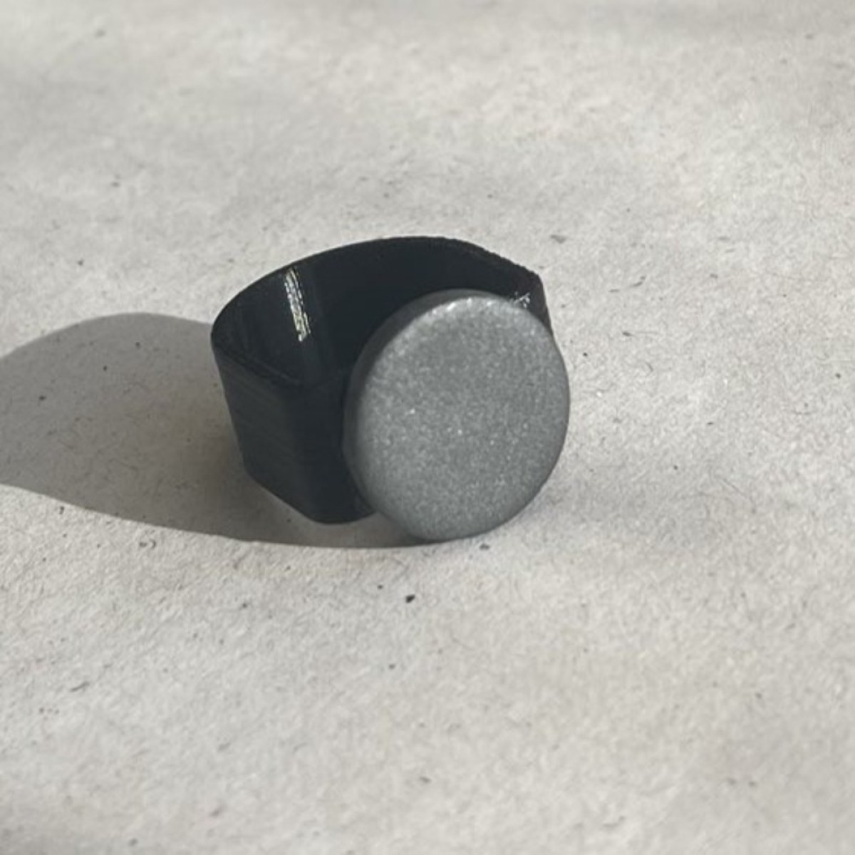 COZI ROUND METAL GREY